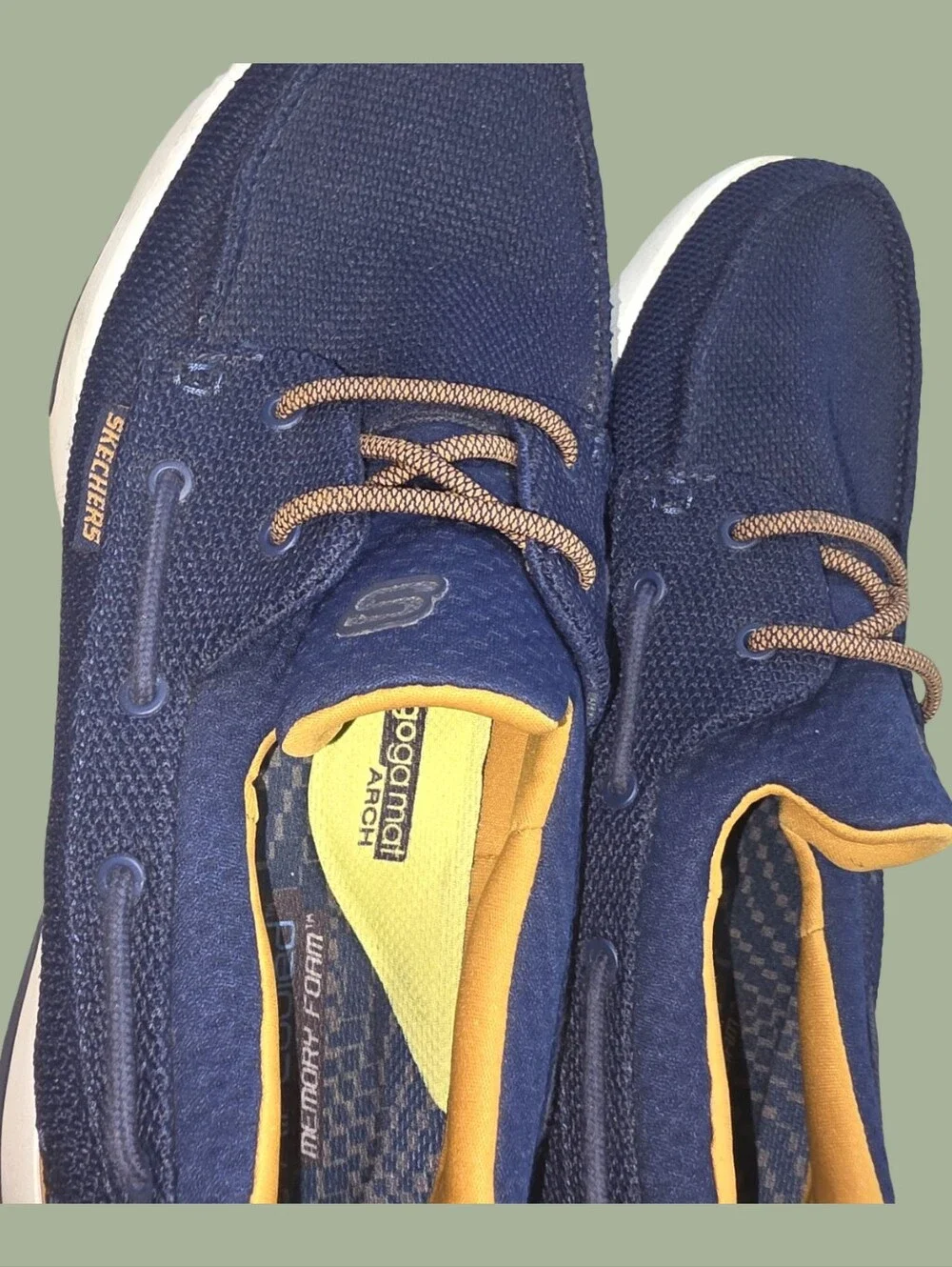 Skechers Sneakers Shoes Goga Mat Arch Memory Foam Relaxed Fit Men’s Size 9.5